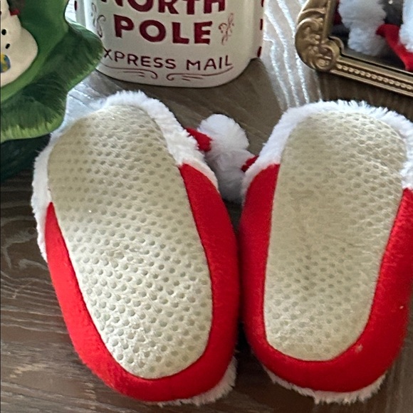 Kids Christmas Holiday Santa Claus Slippers - Picture 5 of 7